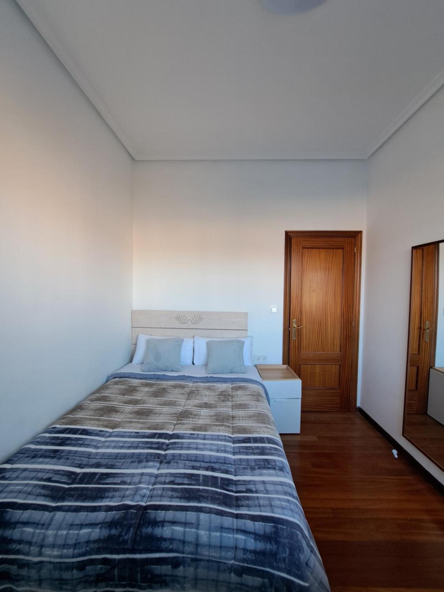 Ferienwohnung Piso Centrico En Bilbao Zimmer foto